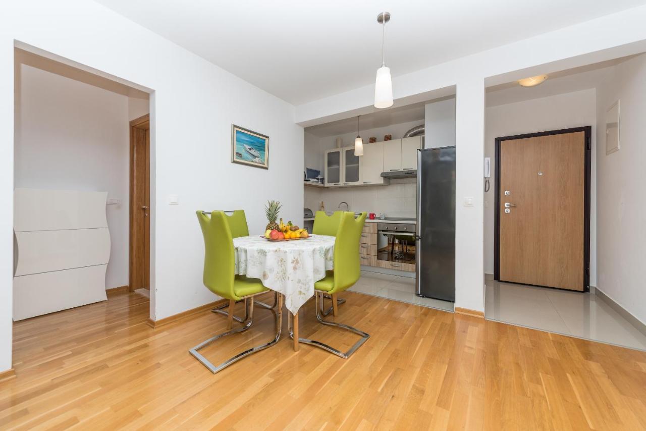 Apartamento Neno Makarska Exterior foto